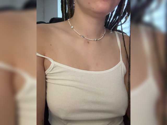 Asexysmile live cam on BongaCams