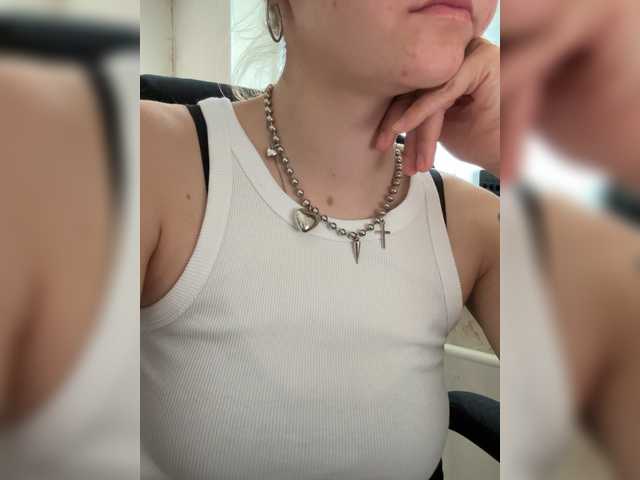 Asexysmile live cam on BongaCams