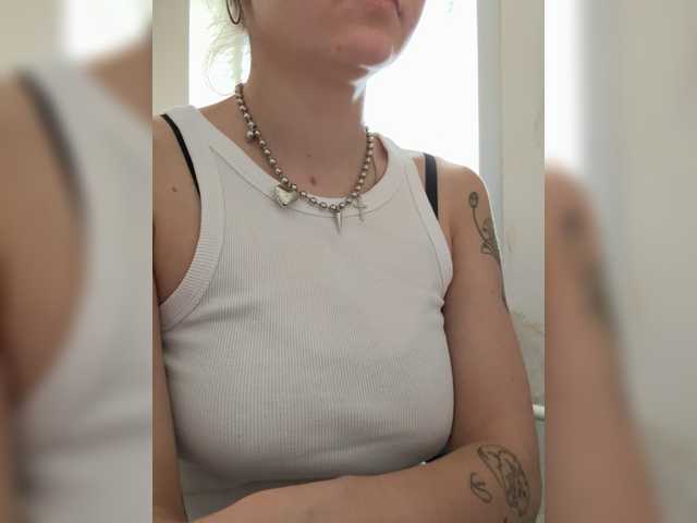 Asexysmile live cam on BongaCams