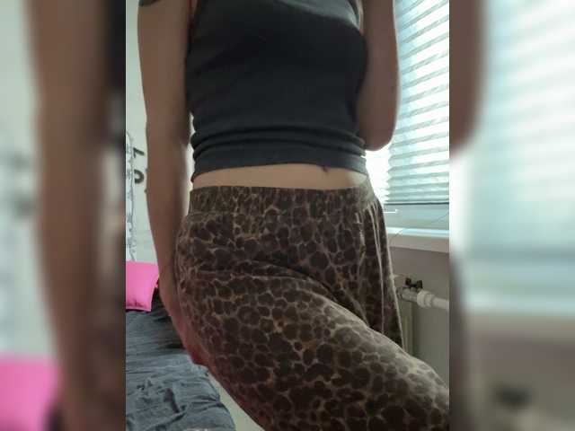 Asexysmile live cam on BongaCams