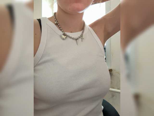 Asexysmile live cam on BongaCams