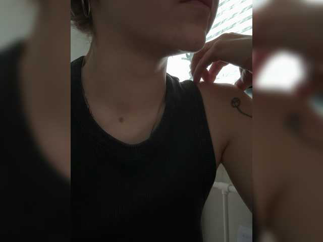 Asexysmile live cam on BongaCams