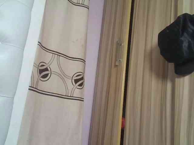 CuteTinkerbella webcam