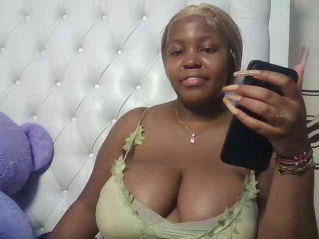 CuteTinkerbella webcam