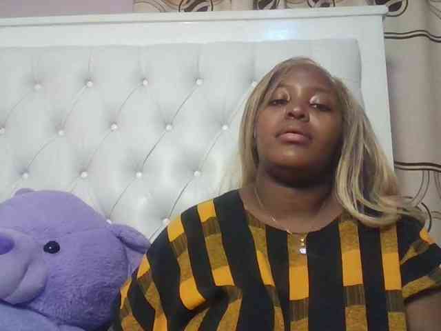 CuteTinkerbella webcam