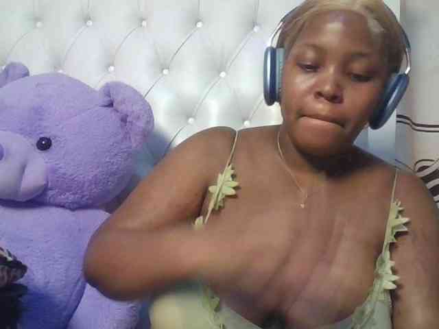 CuteTinkerbella webcam