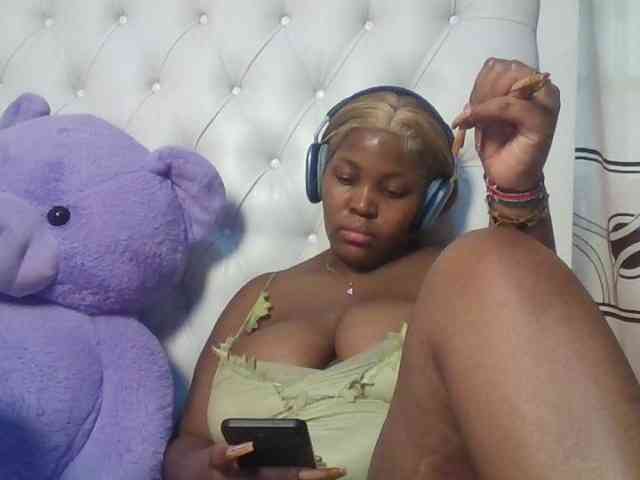 CuteTinkerbella webcam