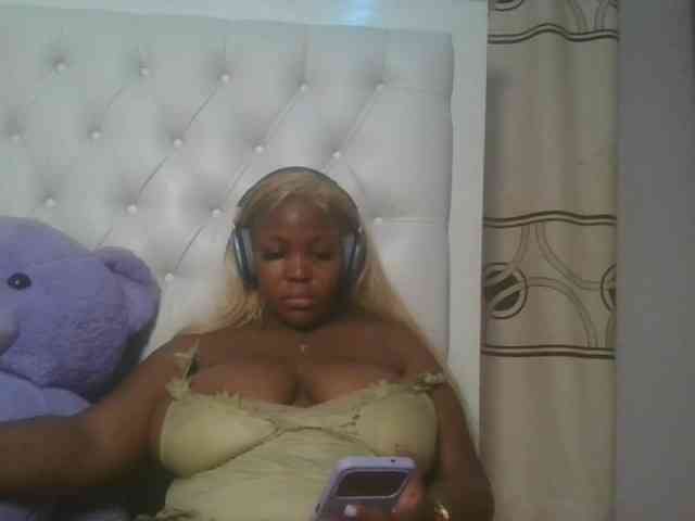 CuteTinkerbella webcam