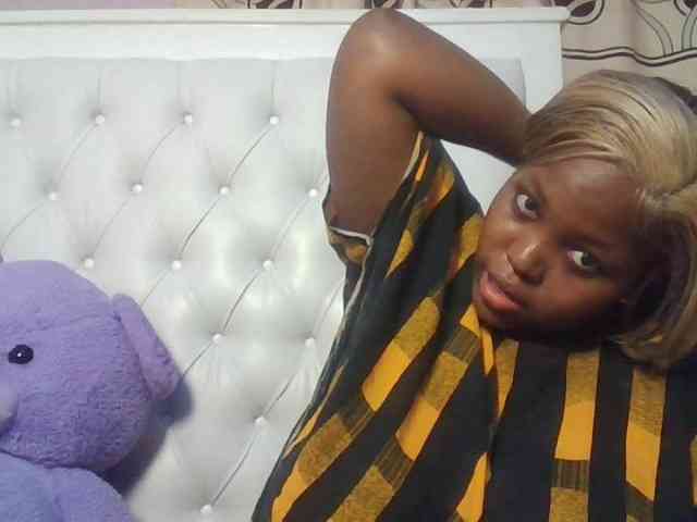 Model: CuteTinkerbella