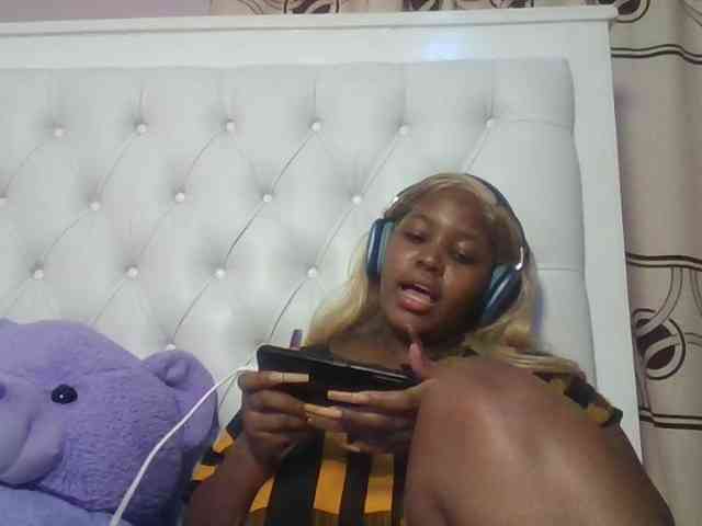 CuteTinkerbella webcam