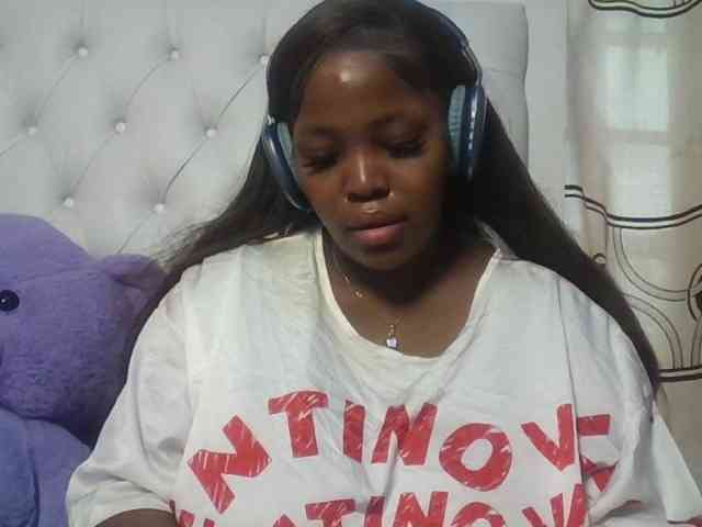 CuteTinkerbella webcam