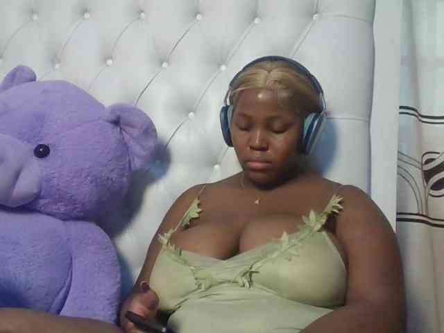 CuteTinkerbella webcam