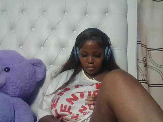 CuteTinkerbella webcam