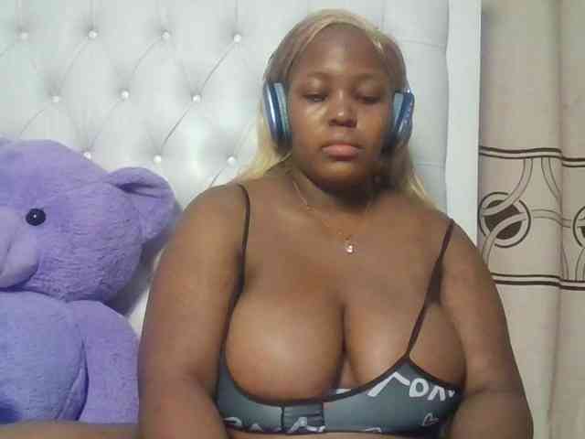 CuteTinkerbella webcam