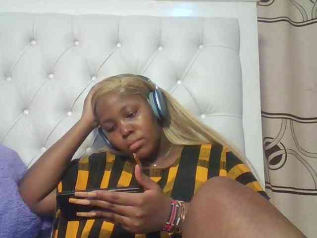 CuteTinkerbella webcam