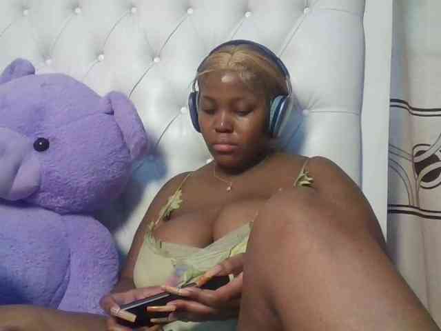 CuteTinkerbella webcam