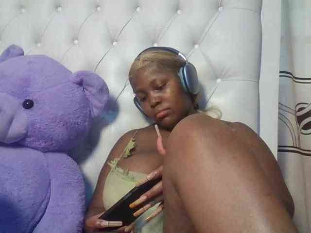 CuteTinkerbella webcam