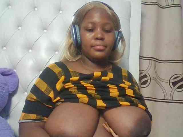 CuteTinkerbella webcam