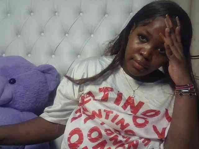 CuteTinkerbella webcam