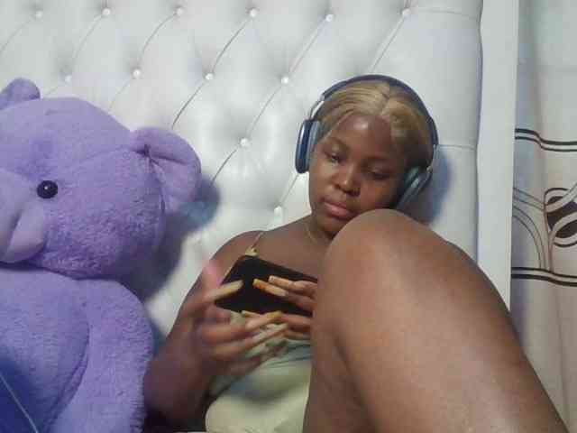 CuteTinkerbella webcam