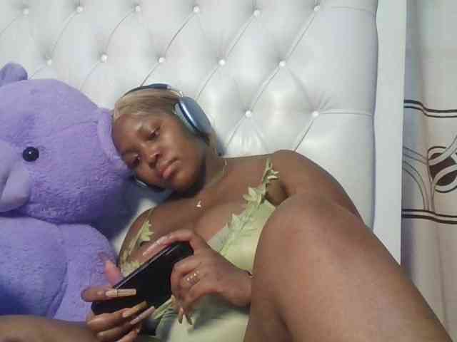 CuteTinkerbella webcam