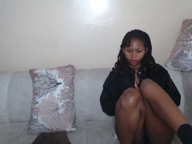 ItsYaGirlPookie's BongaCams show and profile