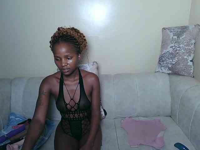 ItsYaGirlPookie webcam