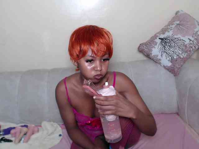 ItsYaGirlPookie webcam