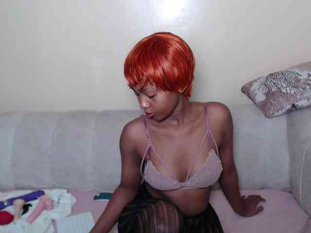 ItsYaGirlPookie webcam