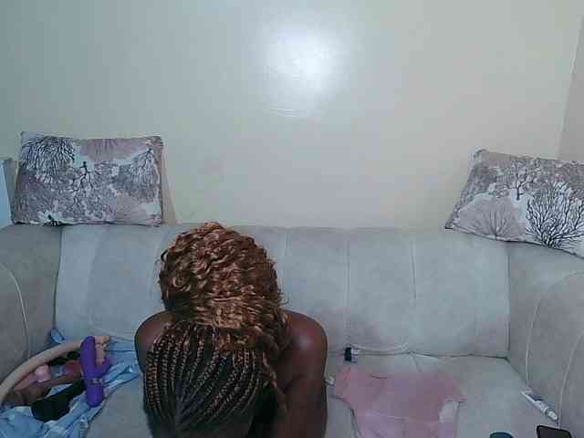 ItsYaGirlPookie webcam