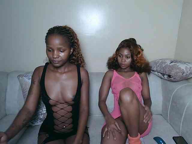 Model ini sedang live sekarang. ItsYaGirlPookie