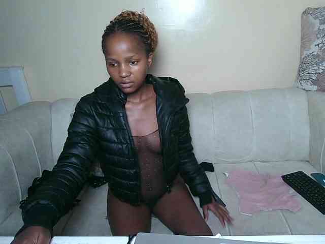 ItsYaGirlPookie webcam