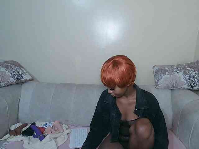 ItsYaGirlPookie webcam