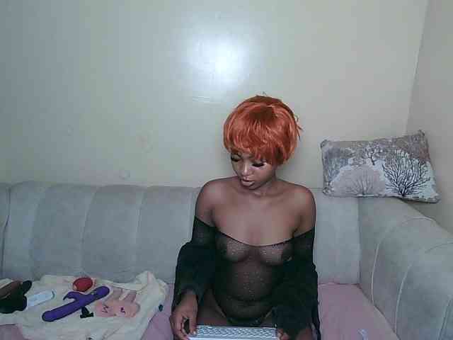 ItsYaGirlPookie webcam