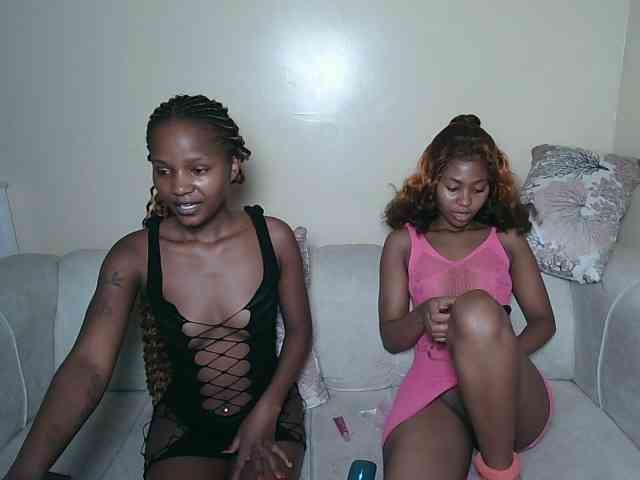 Model ini sedang live sekarang. ItsYaGirlPookie