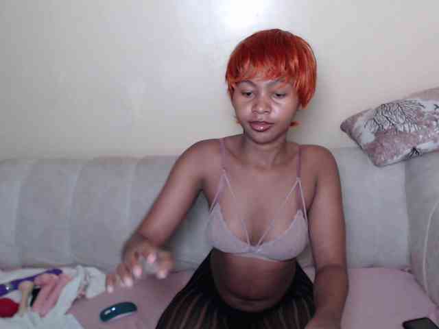 ItsYaGirlPookie webcam
