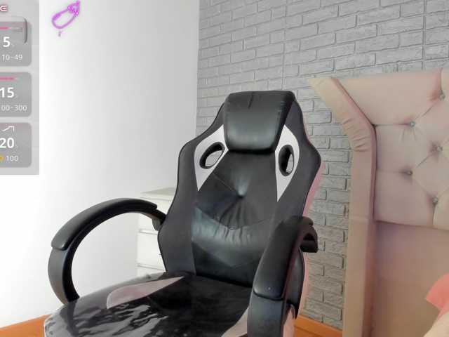 RoxanneStorm live cam on BongaCams