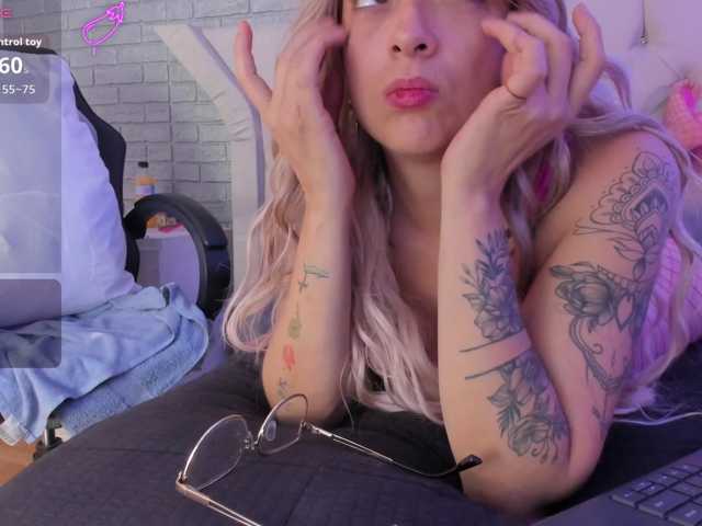 RoxanneStorm, en vivo ahora en BongaCams
