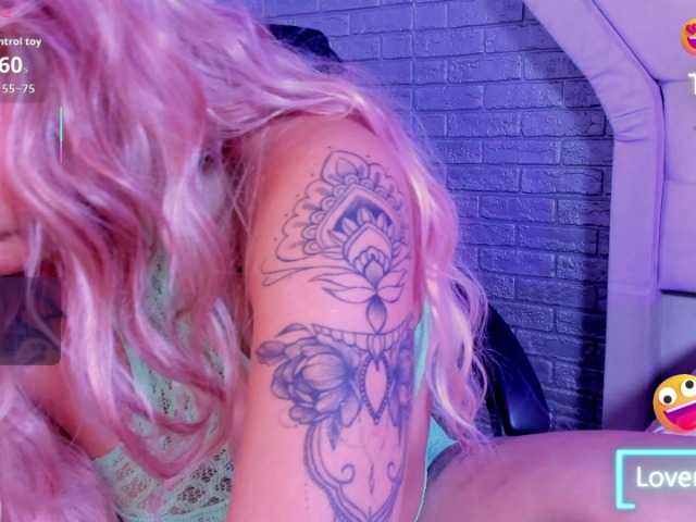 RoxanneStorm live cam on BongaCams