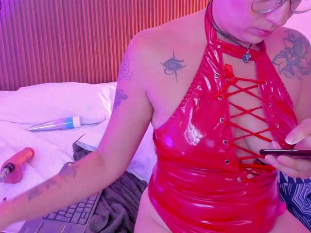 RoxanneStorm live cam on BongaCams