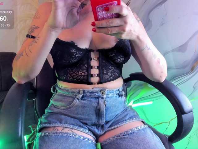 RoxanneStorm live cam on BongaCams