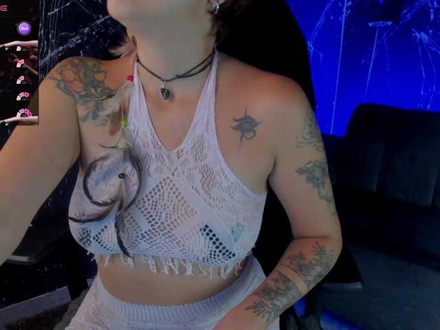 RoxanneStorm live webcam show