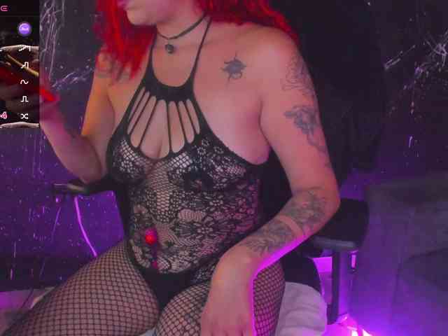 RoxanneStorm webcam