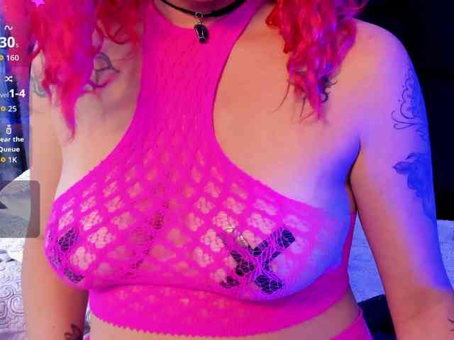 RoxanneStorm webcam