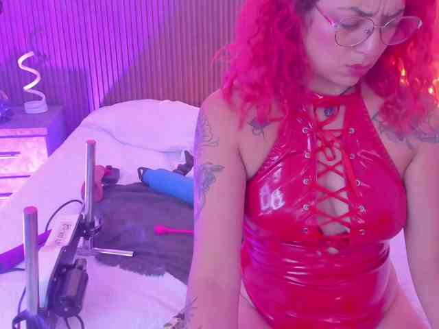RoxanneStorm webcam