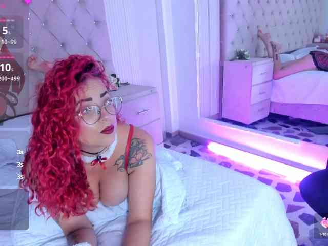 RoxanneStorm webcam