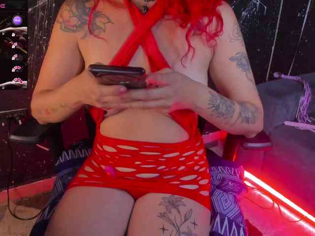 RoxanneStorm webcam