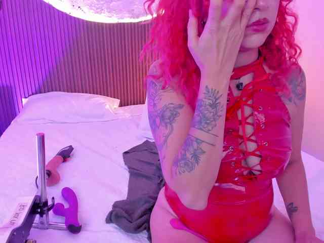 RoxanneStorm webcam