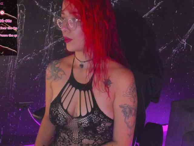 RoxanneStorm webcam