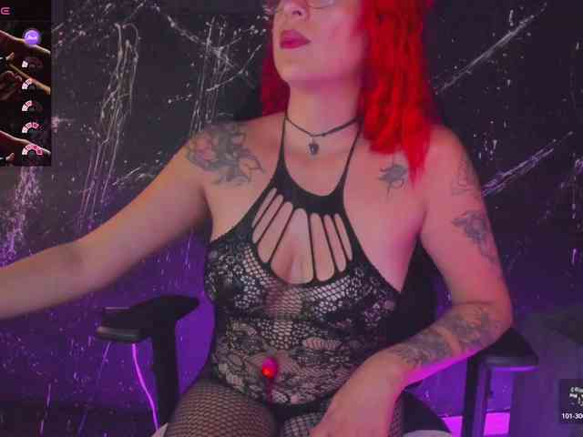 RoxanneStorm webcam